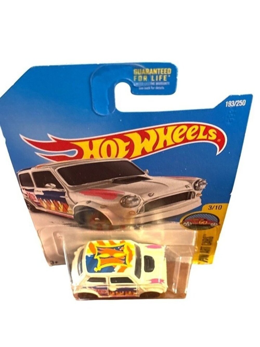 Die Cast Hot Wheels Morris Mini HW Art Cars White 193/250 3/10 Collectible 2015 - Picture 3 of 5